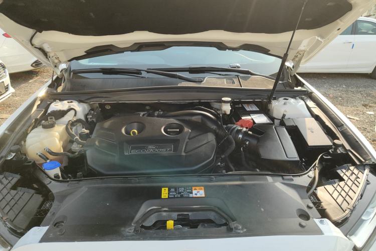 Used Ford Taurus 2017 EcoBoost 245 Fashion Edition Engine Bay