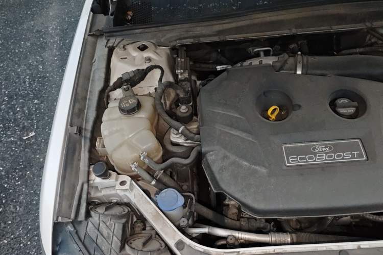 Used Ford Taurus 2017 EcoBoost 245 Fashion Edition Engine Bay Right