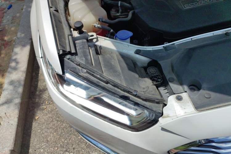 Used Ford Taurus 2017 EcoBoost 245 Flagship Model Engine Bay Right