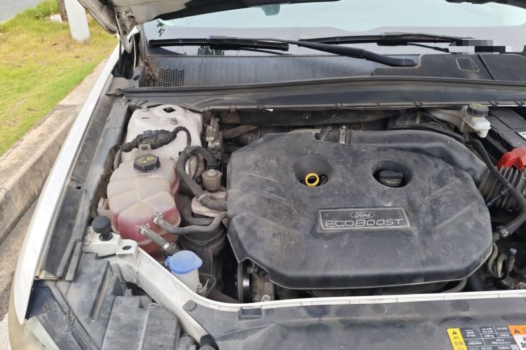 Used Ford Taurus 2017 EcoBoost 245 Fashion Edition Engine Bay Right