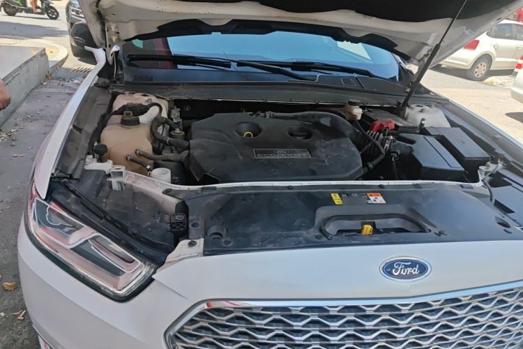 Used Ford Taurus 2017 EcoBoost 245 Flagship Model Engine Bay Right