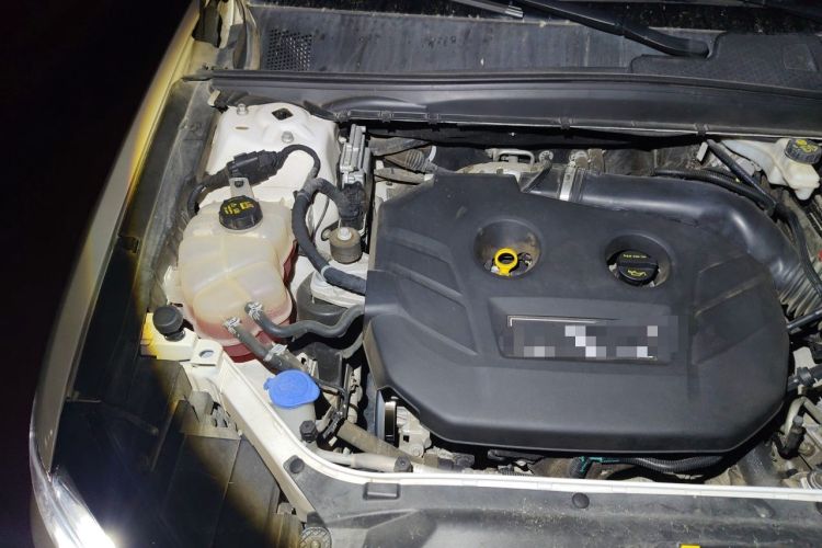 Used Ford Taurus 2017 EcoBoost 245 Luxury Model Engine Bay Right