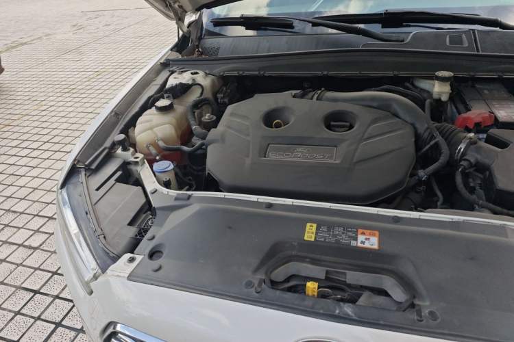 Used Ford Taurus 2017 EcoBoost 245 Luxury Model Engine Bay Right