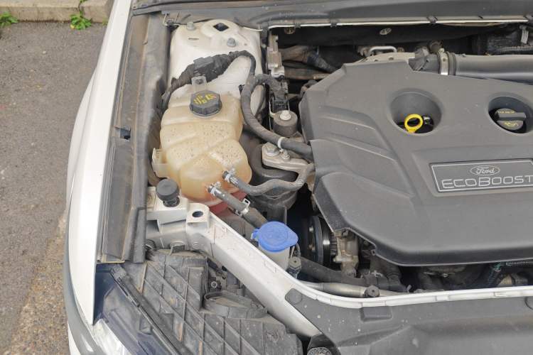 Used Ford Taurus 2017 EcoBoost 245 Fashion Edition Engine Bay Right