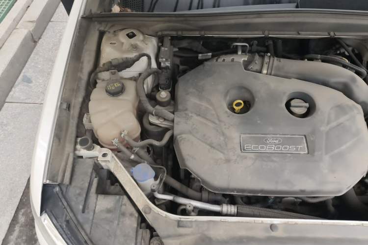 Used Ford Taurus 2017 EcoBoost 245 Luxury Model Engine Bay Right