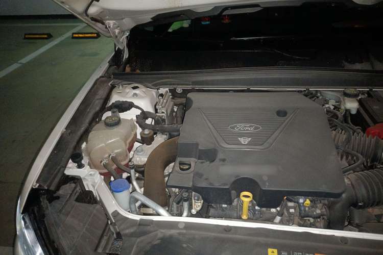 Used Ford Taurus 2017 EcoBoost 325 V6 Flagship Model Engine Bay Right