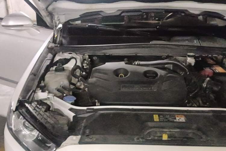 Used Ford Taurus 2017 EcoBoost 245 Fashion Edition Engine Bay Right