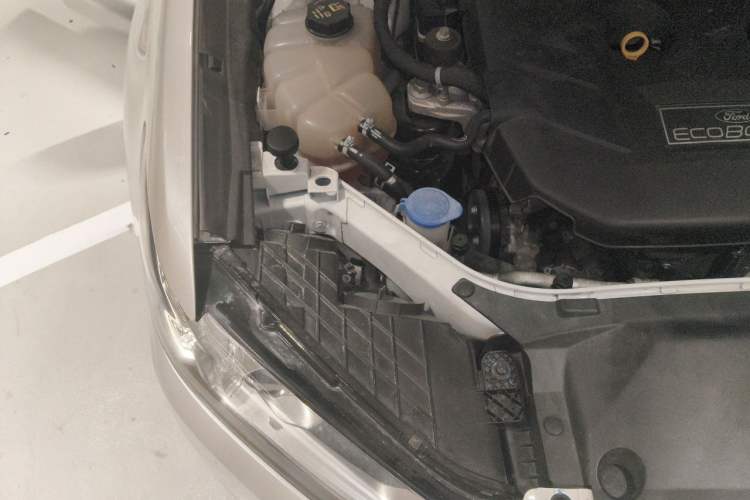 Used Ford Taurus 2017 EcoBoost 245 Fashion Edition Engine Bay Right