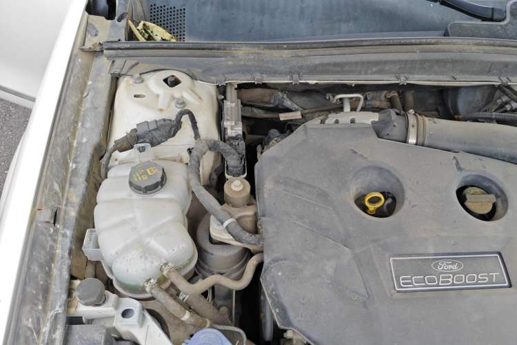 Used Ford Taurus 2017 EcoBoost 245 Luxury Model Engine Bay Right