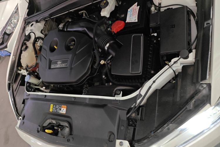 Used Ford Taurus 2017 EcoBoost 245 Fashion Edition Engine Bay