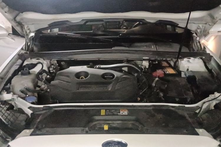 Used Ford Taurus 2017 EcoBoost 245 Fashion Edition Engine Bay