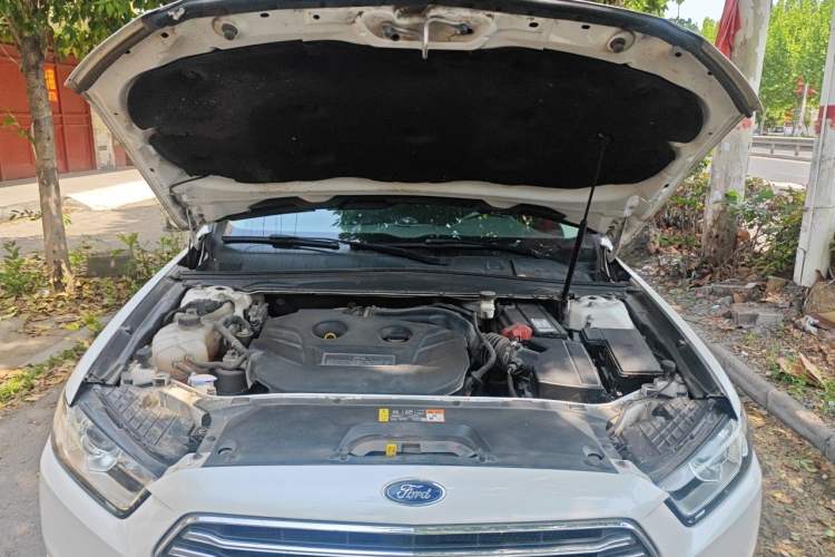 Used Ford Taurus 2017 EcoBoost 245 Fashion Edition Engine Bay