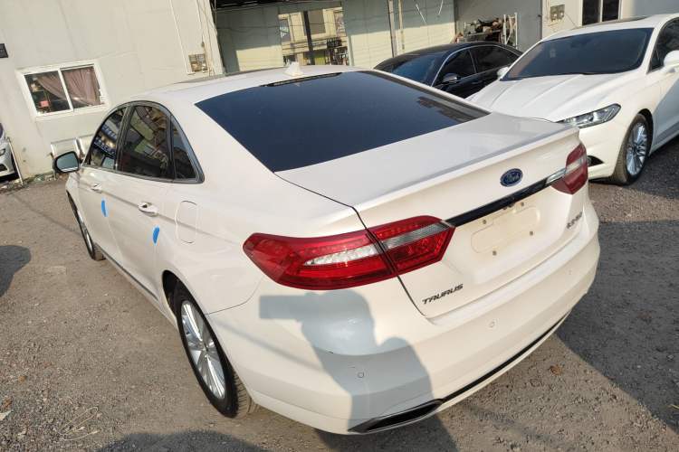Used Ford Taurus 2017 EcoBoost 245 Fashion Edition Exterior 2