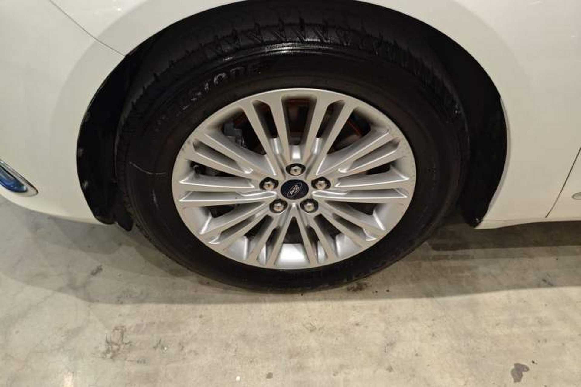 Used Ford Taurus 2017 EcoBoost 245 Fashion Edition Exterior 4