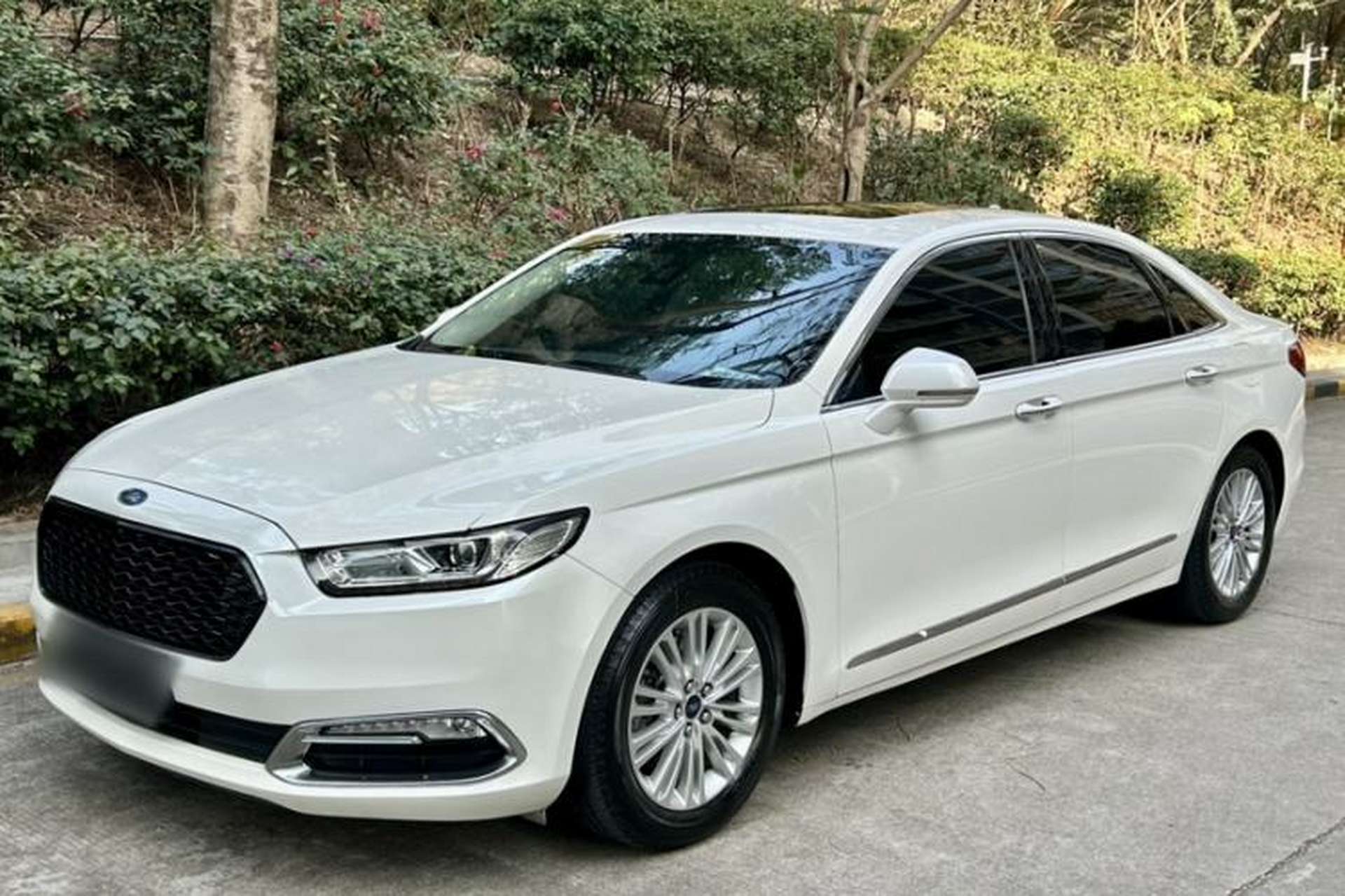 Used Ford Taurus 2017 EcoBoost 245 Fashion Edition Front Left 45 Deg