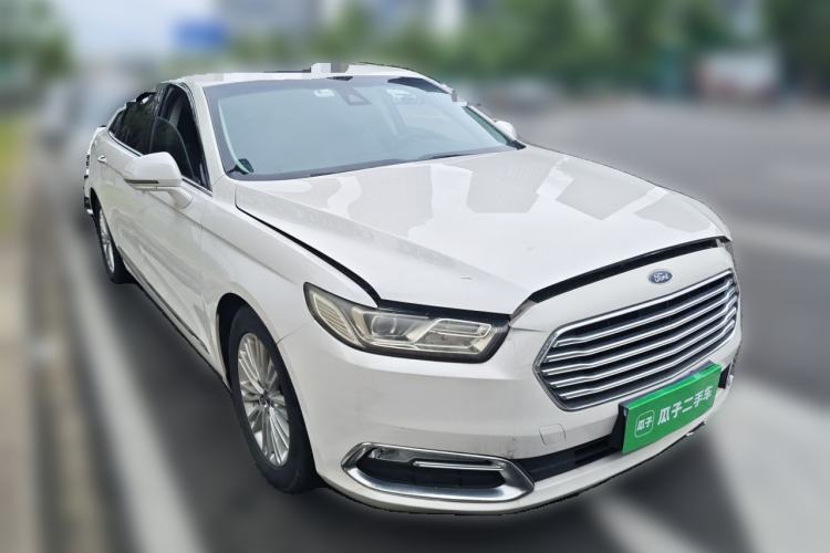 Used Ford Taurus 2017 EcoBoost 245 Fashion Edition Front Right 45 Deg