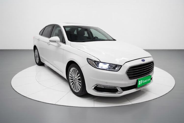 Used Ford Taurus 2017 EcoBoost 245 Luxury Model Front Right 45 Deg