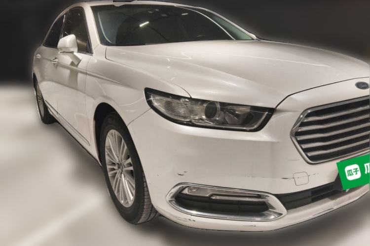 Used Ford Taurus 2017 EcoBoost 245 Fashion Edition Front Right 45 Deg