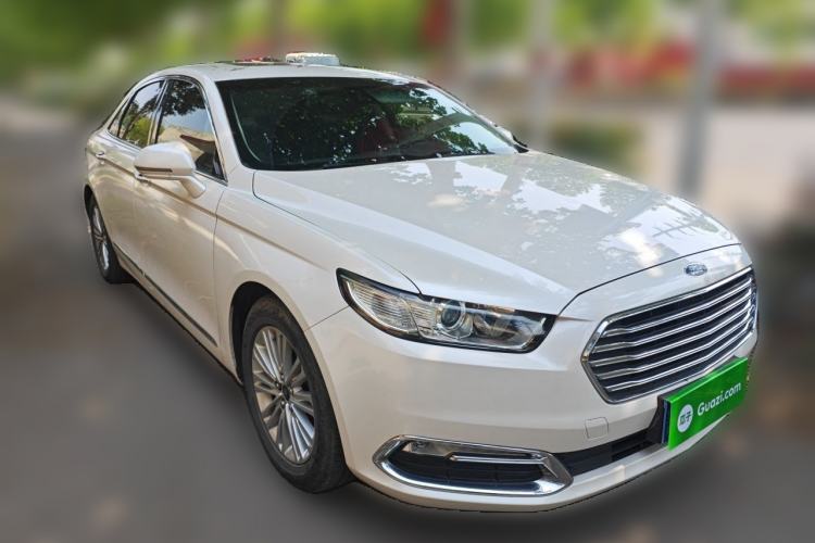 Used Ford Taurus 2017 EcoBoost 245 Fashion Edition Front Right 45 Deg
