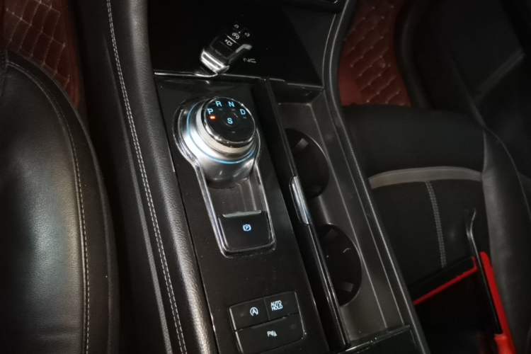 Used Ford Taurus 2017 Facelifted EcoBoost 245 Luxury Version Gear Lever