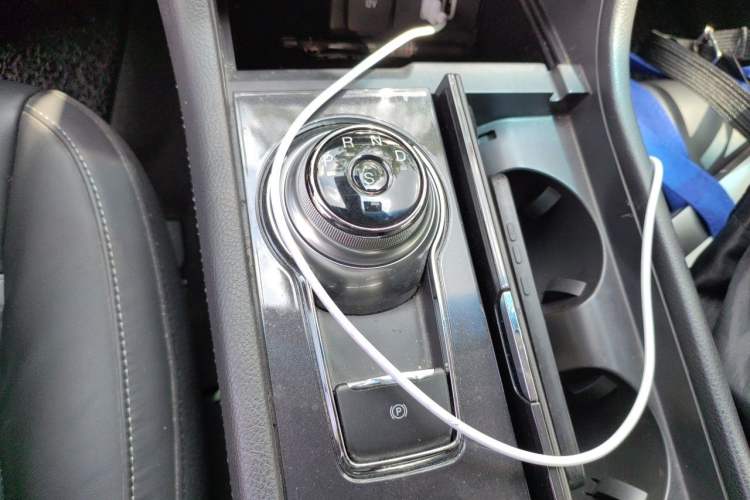 Used Ford Taurus 2017 EcoBoost 245 Flagship Model Gear Lever