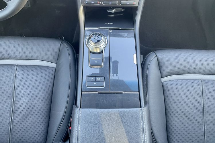 Used Ford Taurus 2017 EcoBoost 245 Luxury Model Gear Lever