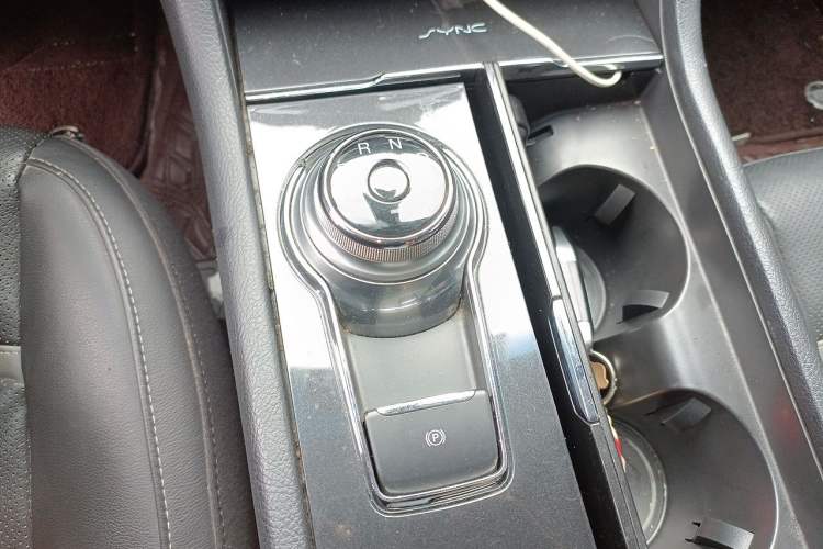 Used Ford Taurus 2017 Facelifted EcoBoost 245 Luxury Version Gear Lever