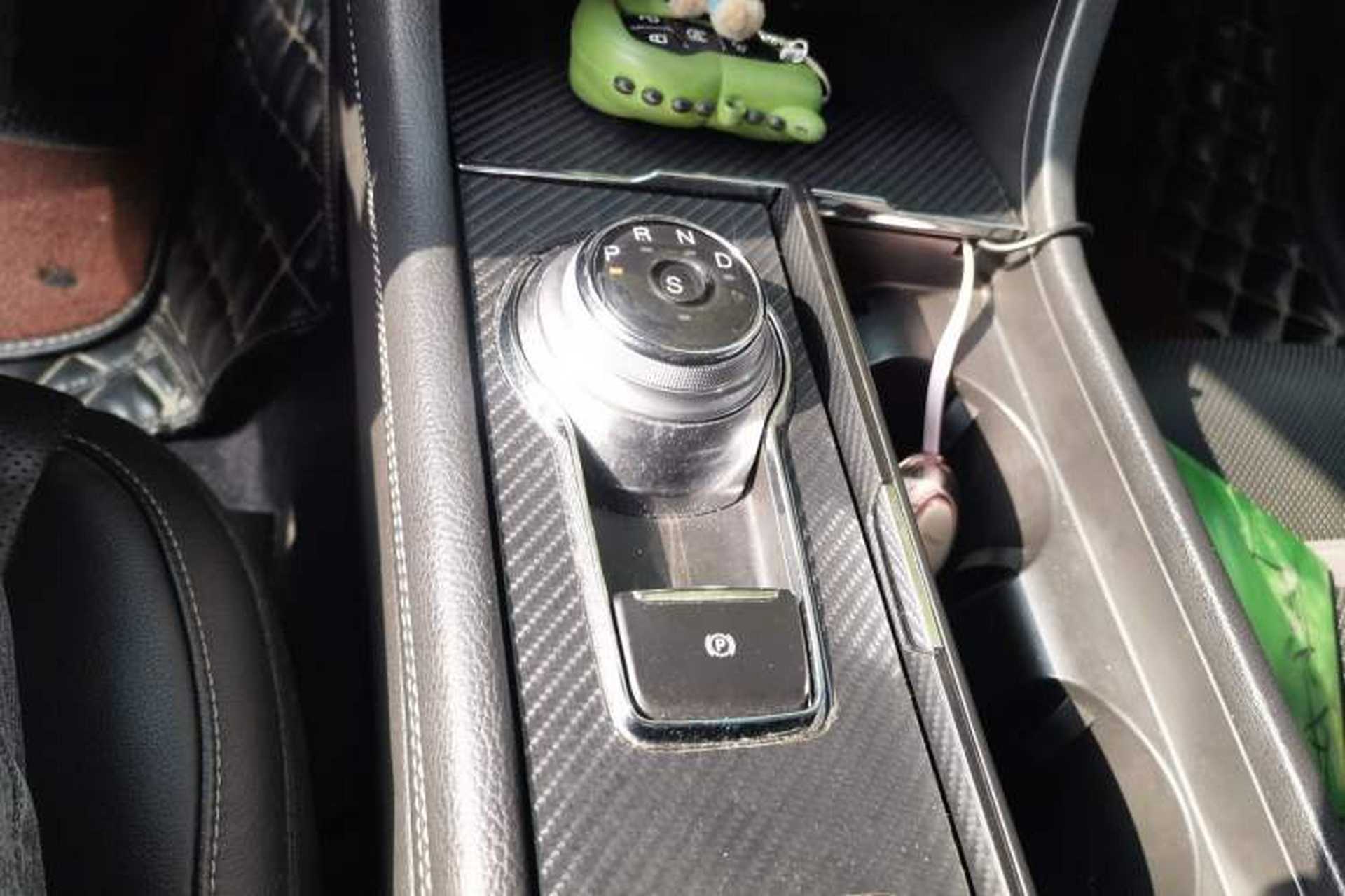 Used Ford Taurus 2017 EcoBoost 245 Luxury Model Gear Lever
