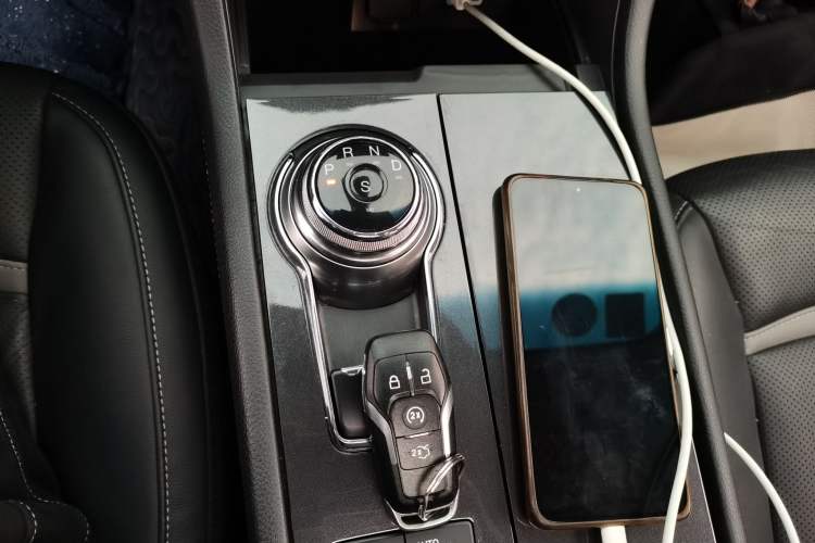 Used Ford Taurus 2017 EcoBoost 245 Luxury Model Gear Lever