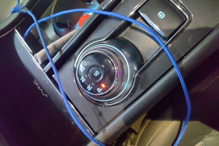 Used Ford Taurus 2017 EcoBoost 245 Luxury Model Gear Lever