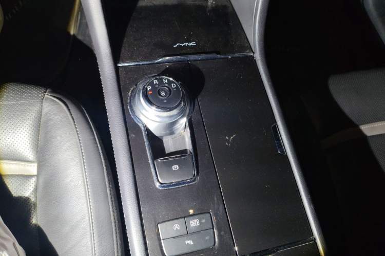 Used Ford Taurus 2017 EcoBoost 245 Luxury Model Gear Lever