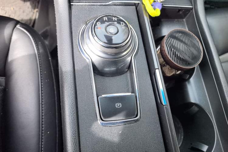 Used Ford Taurus 2017 EcoBoost 325 V6 Flagship Model Gear Lever