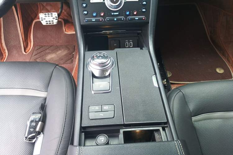 Used Ford Taurus 2017 EcoBoost 245 Luxury Model Gear Lever