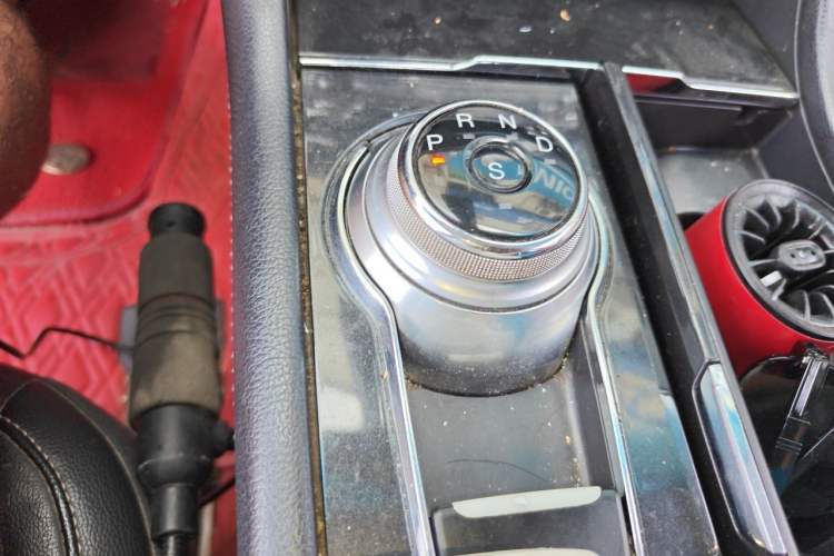 Used Ford Taurus 2017 EcoBoost 245 Fashion Edition Gear Lever