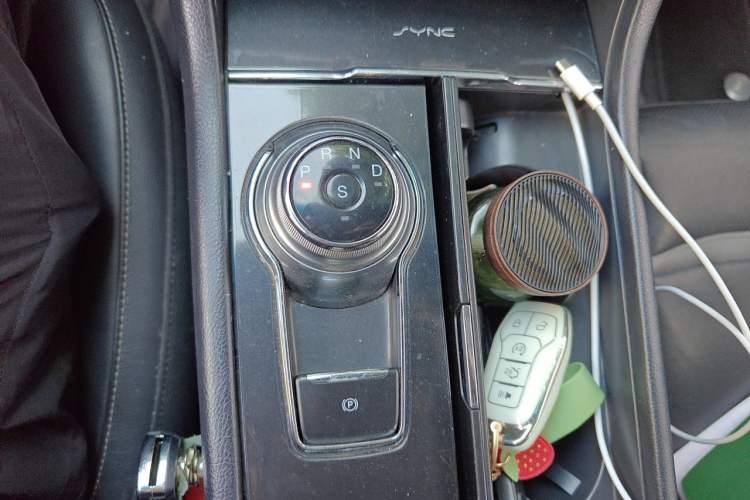 Used Ford Taurus 2017 EcoBoost 245 Luxury Model Gear Lever
