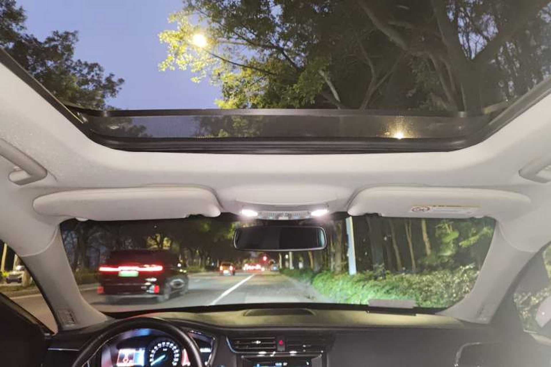 Used Ford Taurus 2017 EcoBoost 245 Fashion Edition Headliner