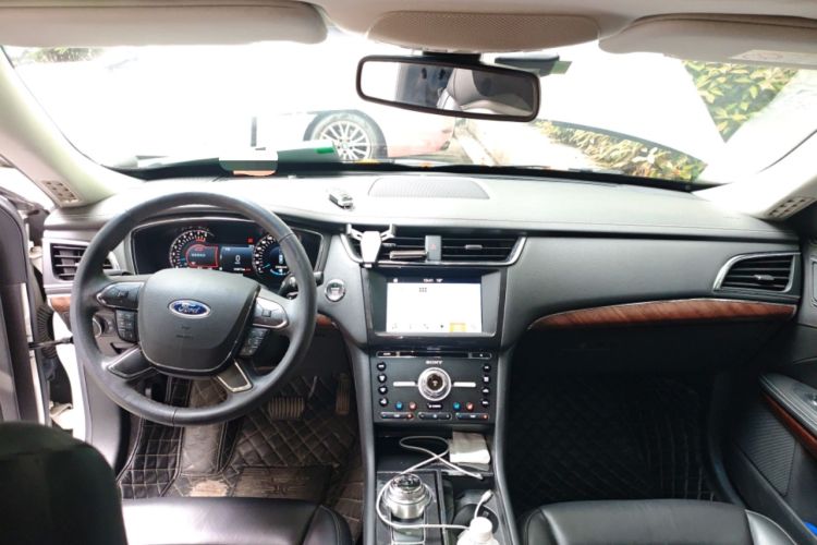 Used Ford Taurus 2017 EcoBoost 245 Flagship Model Interior 2