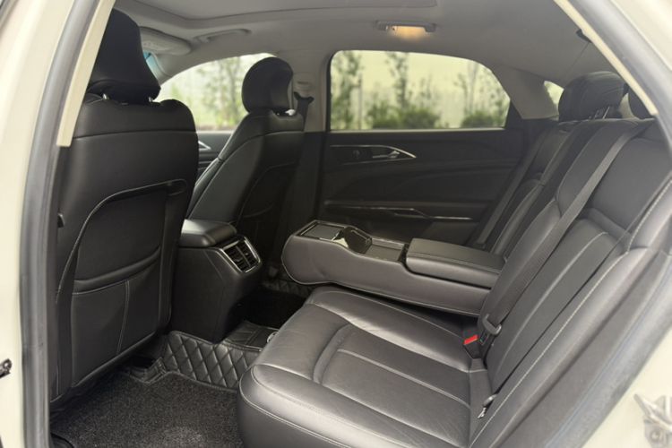 Used Ford Taurus 2017 EcoBoost 245 Fashion Edition Interior 6