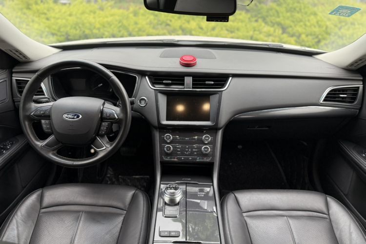 Used Ford Taurus 2017 EcoBoost 245 Fashion Edition Interior 7
