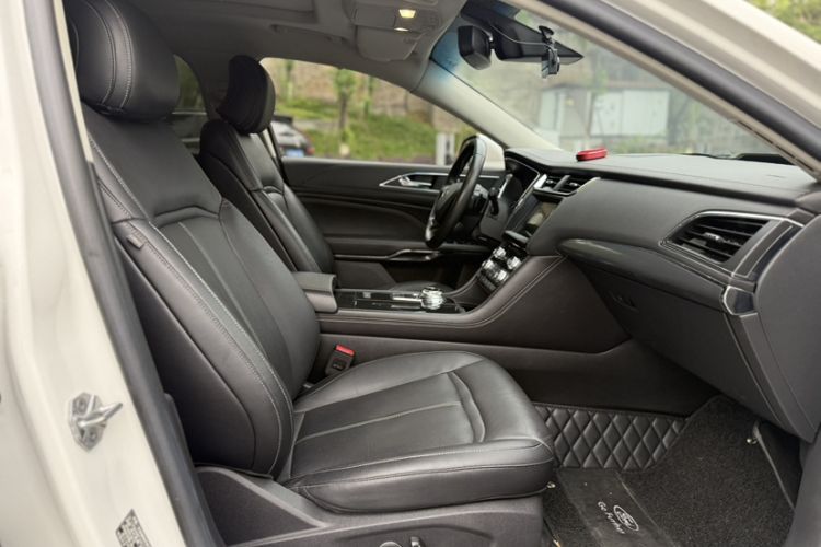 Used Ford Taurus 2017 EcoBoost 245 Fashion Edition Interior 9