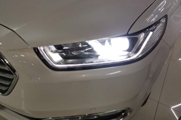 Used Ford Taurus 2017 Facelifted EcoBoost 245 Luxury Version Left Front Headlight