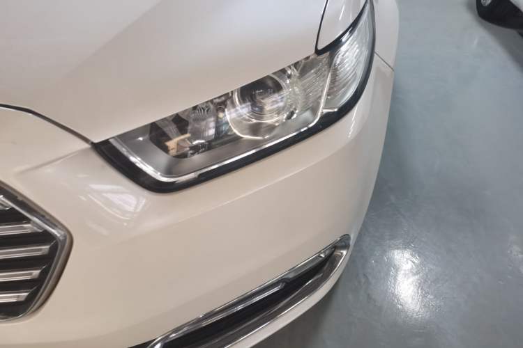 Used Ford Taurus 2017 EcoBoost 245 Fashion Edition Left Front Headlight