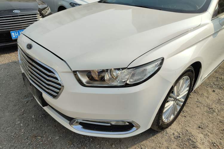 Used Ford Taurus 2017 EcoBoost 245 Fashion Edition Left Front Headlight