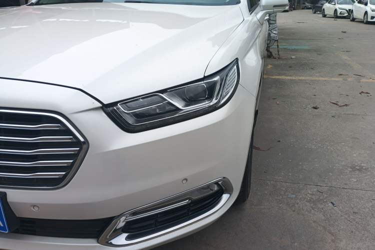 Used Ford Taurus 2017 EcoBoost 245 Luxury Model Left Front Headlight