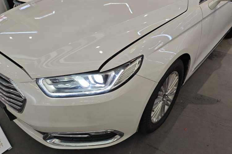 Used Ford Taurus 2017 EcoBoost 245 Fashion Edition Left Front Headlight