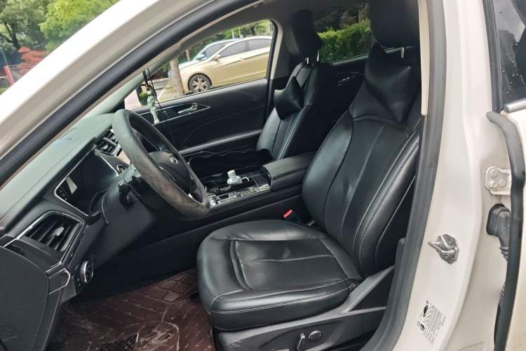 Used Ford Taurus 2017 EcoBoost 245 Fashion Edition Left Front Seat