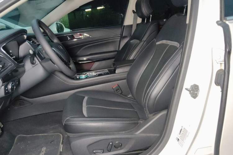 Used Ford Taurus 2017 EcoBoost 245 Luxury Model Left Front Seat