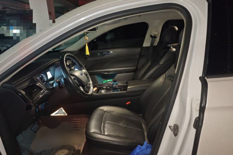 Used Ford Taurus 2017 EcoBoost 245 Fashion Edition Left Front Seat