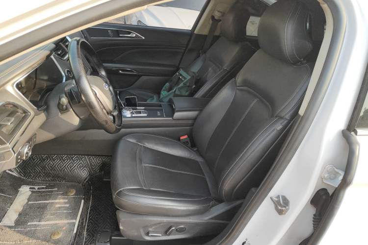 Used Ford Taurus 2017 EcoBoost 245 Fashion Edition Left Front Seat