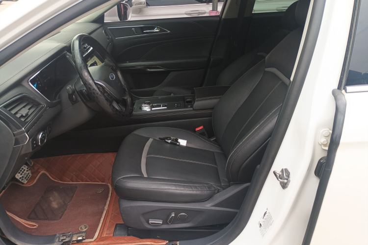 Used Ford Taurus 2017 EcoBoost 245 Luxury Model Left Front Seat